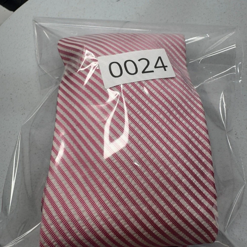 Saddlebred Men's Pink White Diagonal Stripe Classic Necktie –‎ One Size